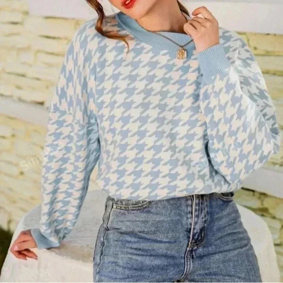 Simplee Soft Knit Short Baby Blue White Houndstooth Pullover Sweater Size Small - Picture 1 of 10